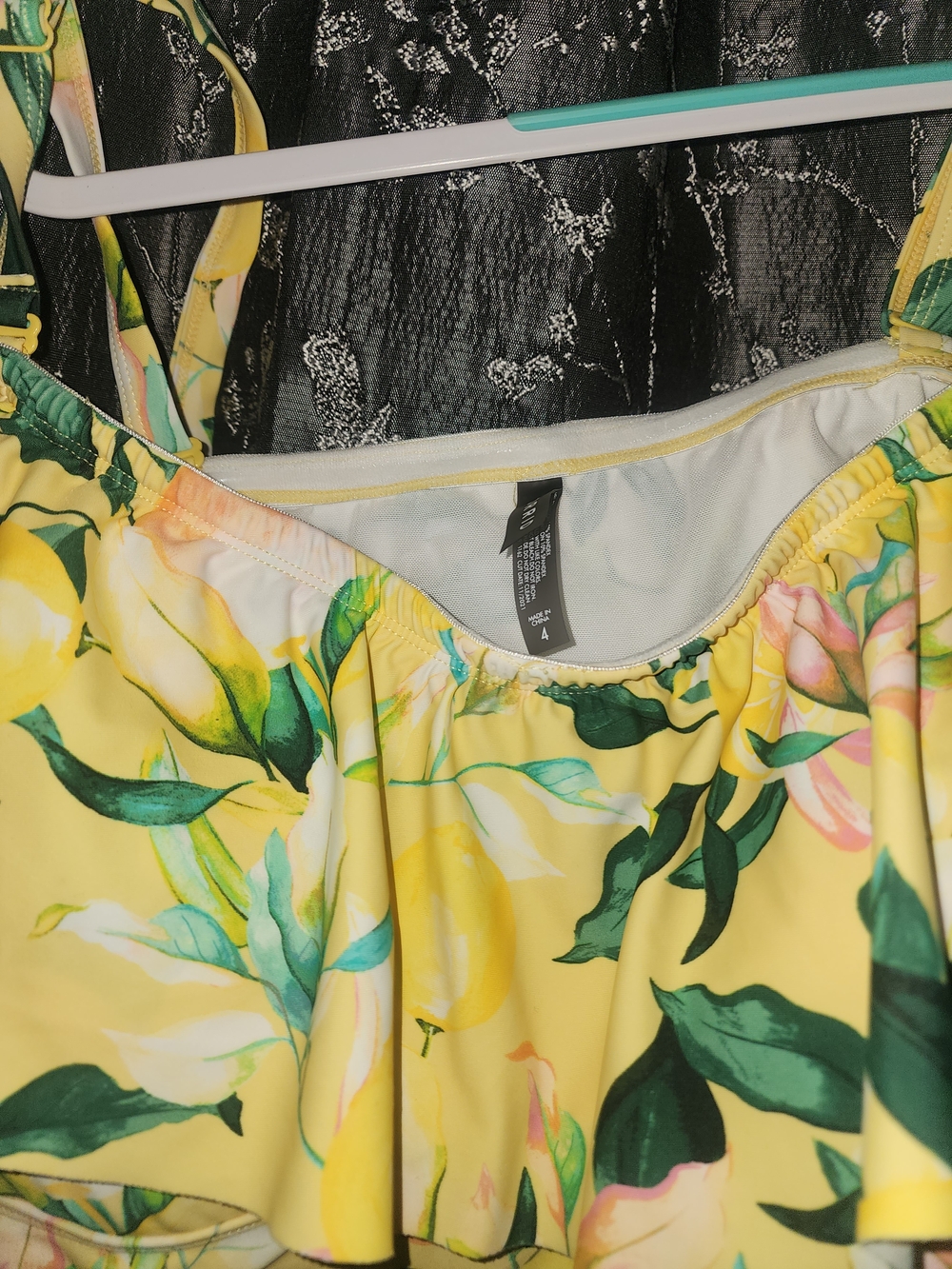 torrid Yellow Lemon Print Ruffle Bikini Set Size 4 - Picture 6 of 6